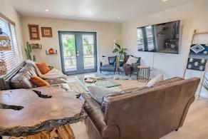 Desert Rose Retreat House - Image 2