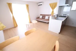 Entire house rental! 3 bedrooms! Up to 14 people are OK! Free parking for 2 cars is available! Projector available! Near a natural hot spring - Image 2