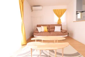Entire house rental! 3 bedrooms! Up to 14 people are OK! Free parking for 2 cars is available! Projector available! Near a natural hot spring - Image 3