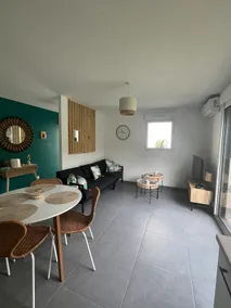 quiet cottage on the edge of the woods - Image 2