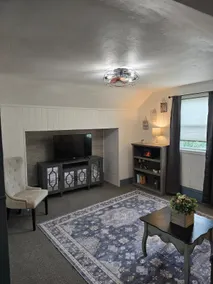 Cozy 1 BR 2nd story apartment near Lakes - Image 2