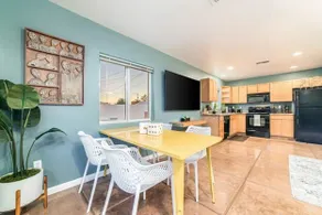 Stylish & Cozy, 1 BR 1 BA, Parking, Casita - Image 2