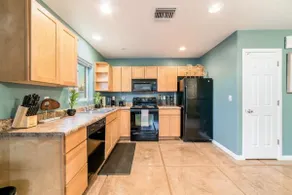 Stylish & Cozy, 1 BR 1 BA, Parking, Casita - Image 4