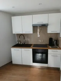 Charming 1-bedroom apartment with air conditioning – Very central and train station within walking distance - Image 4