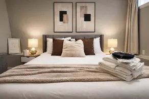 Luxe Duplex near Beach by Seaport and Convention Centre BCEC - Image 4