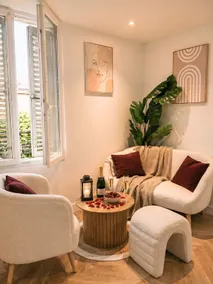 Romantic Suite K9 – Jacuzzi & Ceiling Mirror - Image 4