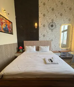 Trovero Suites: The Red Rose (Greater Noida) - Image 4