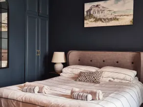 Unique & Stylish Town House in Central Cheltenham - Image 3