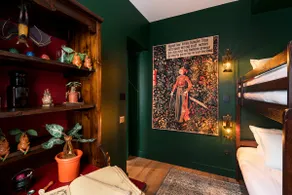 4-star themed cottage with hot tub in the heart of the city, close to Lyon - Image 5