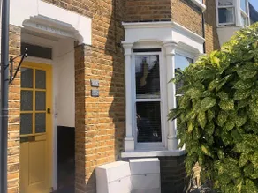 Cosy, Central 1 Bedroom Flat + Sofa Bed & Parking - Image 3