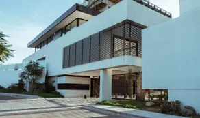 Beautiful apartment with a pool - Image 2