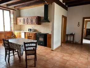 Large farmhouse - Image 4