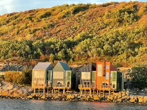 Modern beachfront spot with panoramic views - Image 4