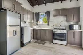 Serene Escape - Central & Modern - Image 5