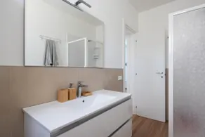 Private parking - 600 meters from the sea - Image 4