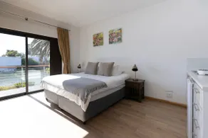 Vlei Cove Guesthouse - Image 3