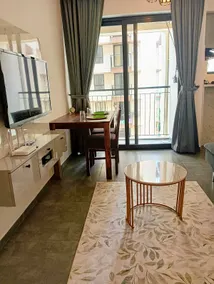 Luxury 18th Floor 1BHK Apartment, Lake&Metro Views - Image 2