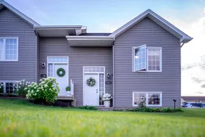 Art filled Home with the Best Location! - Image 4