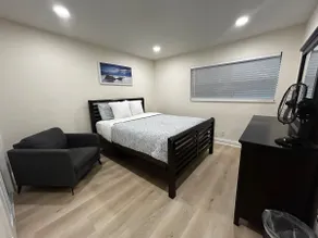 Cozy 2 Bedroom Getaway - Image 3