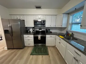 Cozy 2 Bedroom Getaway - Image 4