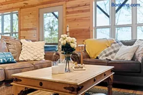 Jasper Cabin w/ Hot Tub, Fire Pit & Mtn Views - Image 5
