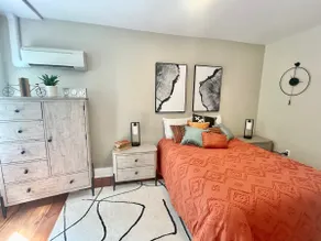 Unique Spacious Loft 9 Min Walk To Carroll Creek - Image 2