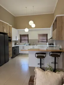 The Onyx Luxury Apartment - Image 2