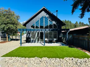 The Ducktown Dacha - Image 3