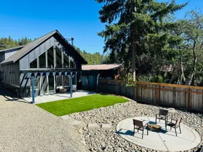 The Ducktown Dacha - Image 2
