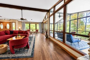 Hideaway large stone mid-century ranch on lake - Image 5