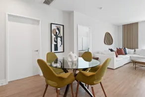 Artsy Emerald |Quiet Retreat Rose Ave Venice Beach - Image 3