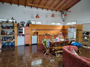Country house with a pool - Image 4