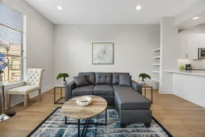 Cozy Downtown Gem - Image 4