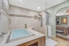Walk to UNT | 5BR | Sleeps 10 - Image 5