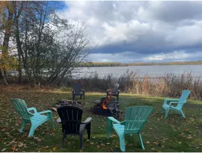 The LakeFront Retreat In Lake - Image 2