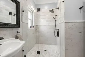Historic 4BR Gem | Walk to UC | Free Parking - Image 4