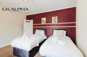 Spacious 3BR Home for Contractors | Sleeps 7 | - Image 2