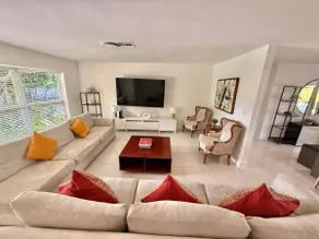4BR 3BATH in Hollywood FL - Image 2