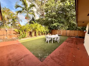 4BR 3BATH in Hollywood FL - Image 4