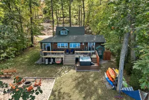 Luxury Lake House +Hot Tub! Waterfront Magic in NH - Image 4