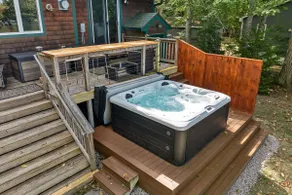 Luxury Lake House +Hot Tub! Waterfront Magic in NH - Image 3