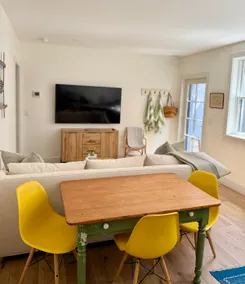 Bright & New Apartment On Nantucket - Image 4