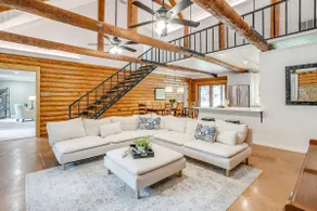 Cozy Log Cabin Retreat with Modern Comforts - Image 2