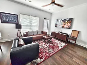 Walk to UA+King Beds+Luxury+Pool - Image 2