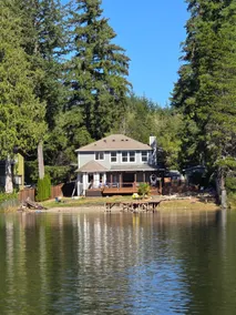 Peaceful Lakefront Retreat - Image 5