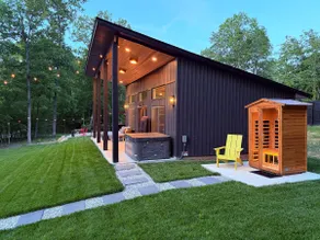 Luxury Couples Retreat with Hot Tub and Sauna - Image 3