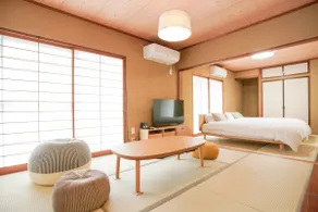 Yururi-an Knot: Refresh yourself in a space like a hideaway! A Western-style house in the forest with a pet room - Image 2