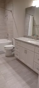 2 bed 1.5 bath Downtown Manor - Image 2