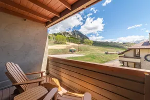 Ski, Bike & Hike Ultimate On-Mountain Location! - Image 3
