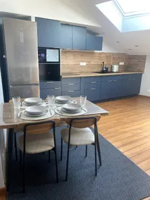 Modern & bright, right in the center - Image 4